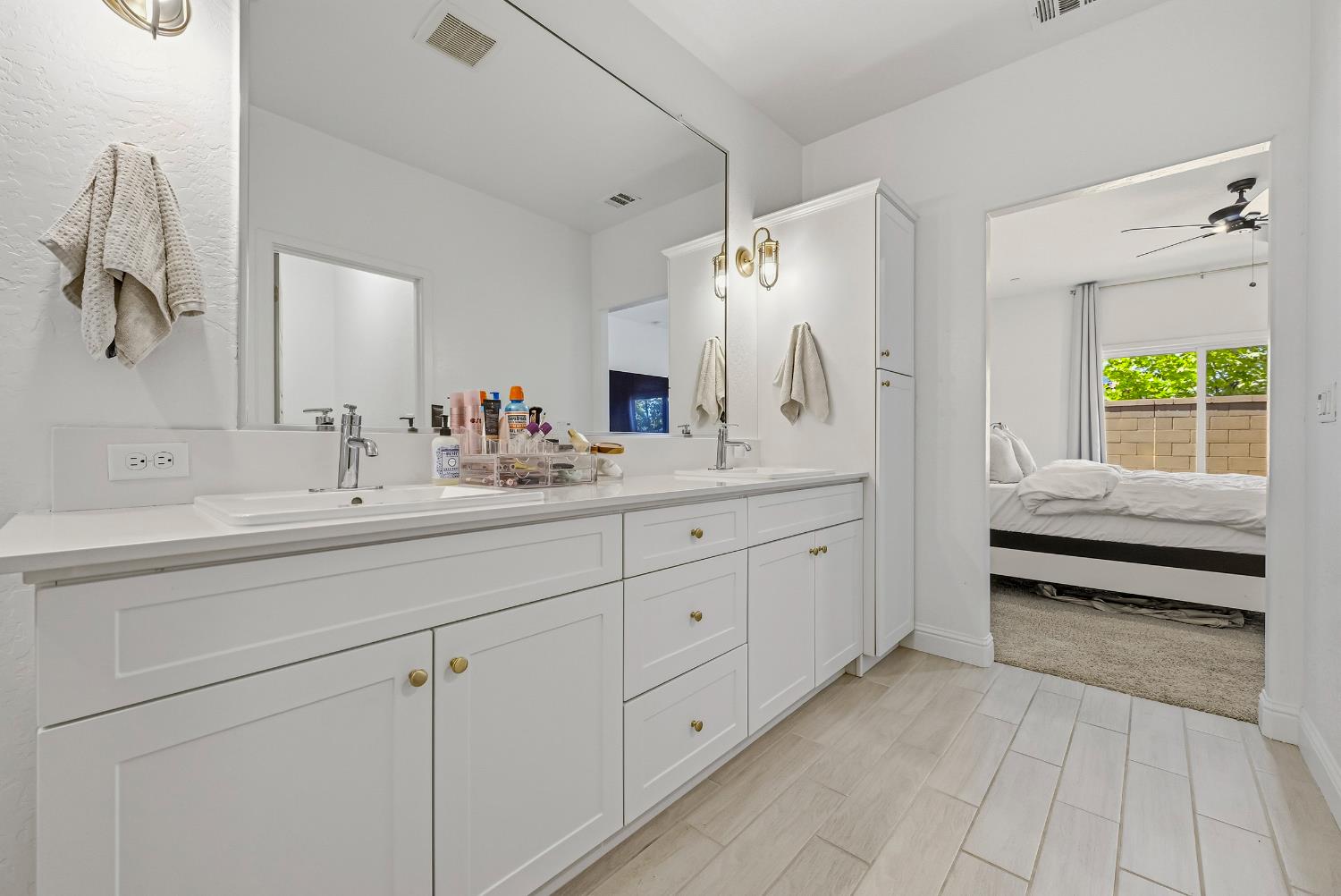 324 Huntington Ave S, Madera, CA 93636