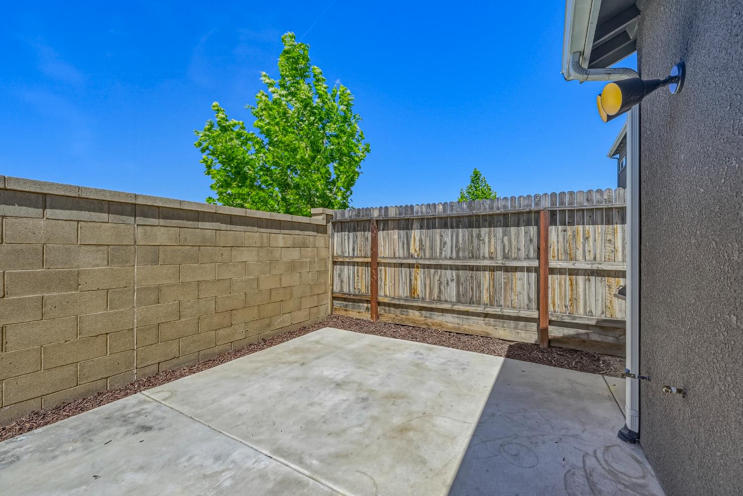 324 Huntington Ave S, Madera, CA 93636