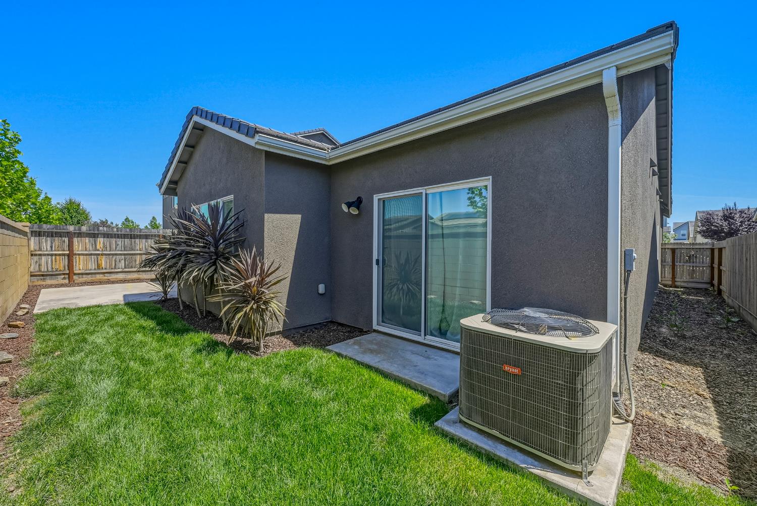 324 Huntington Ave S, Madera, CA 93636