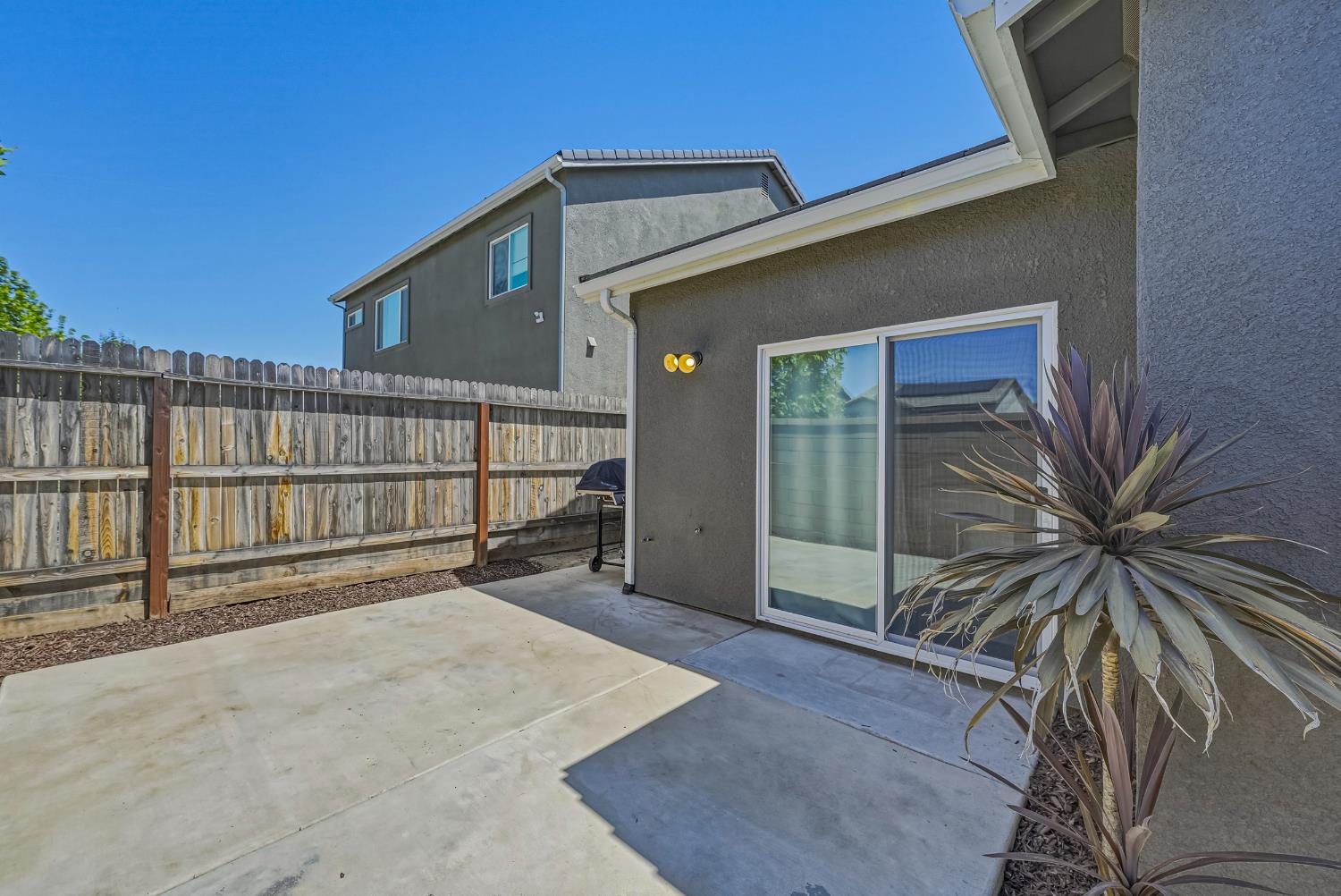 324 Huntington Ave S, Madera, CA 93636