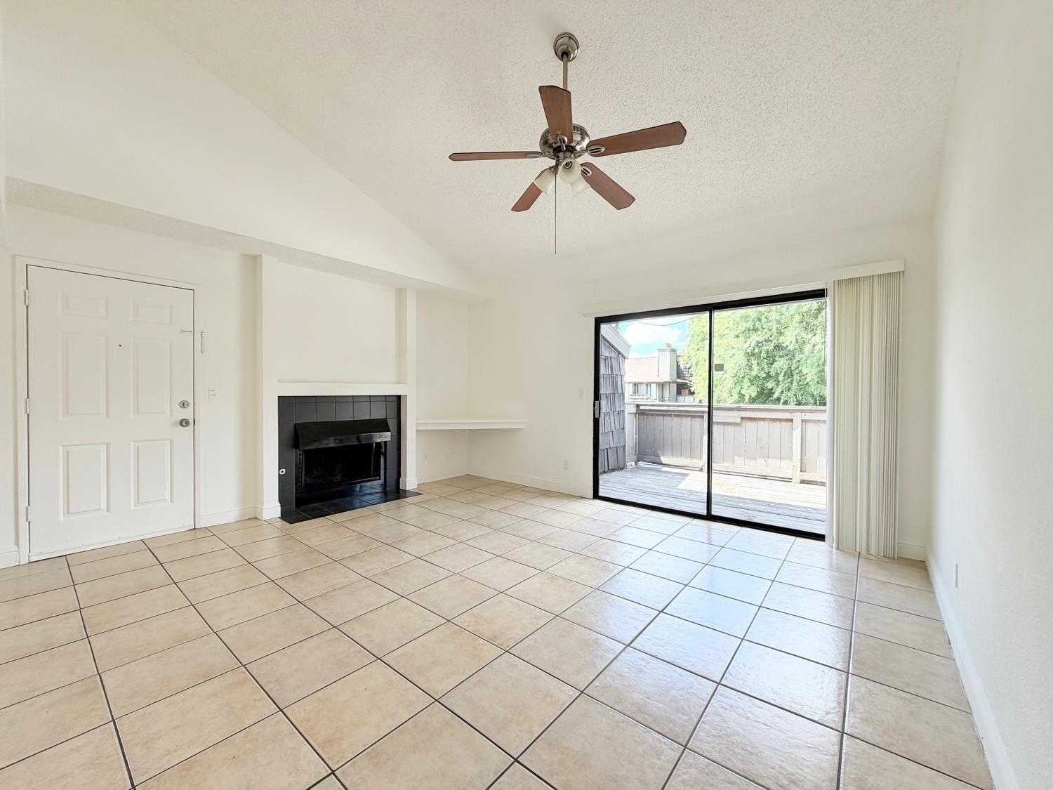 1190 S Winery Ave #289, Fresno, CA 93727