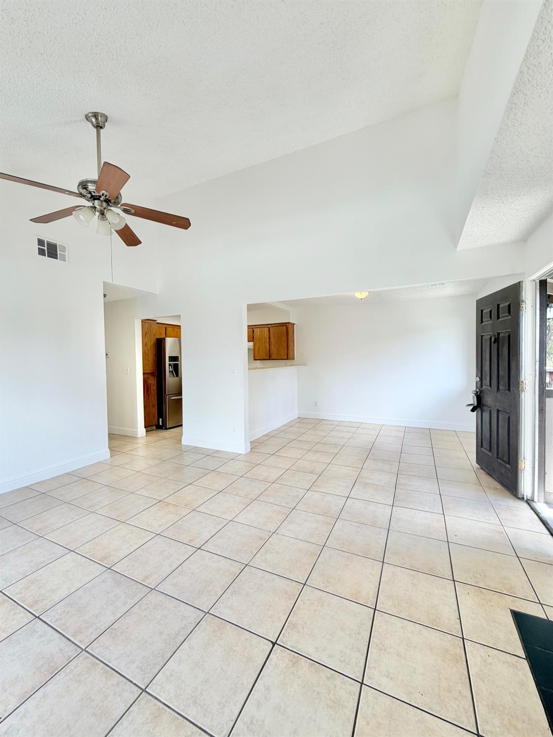 1190 S Winery Ave #289, Fresno, CA 93727