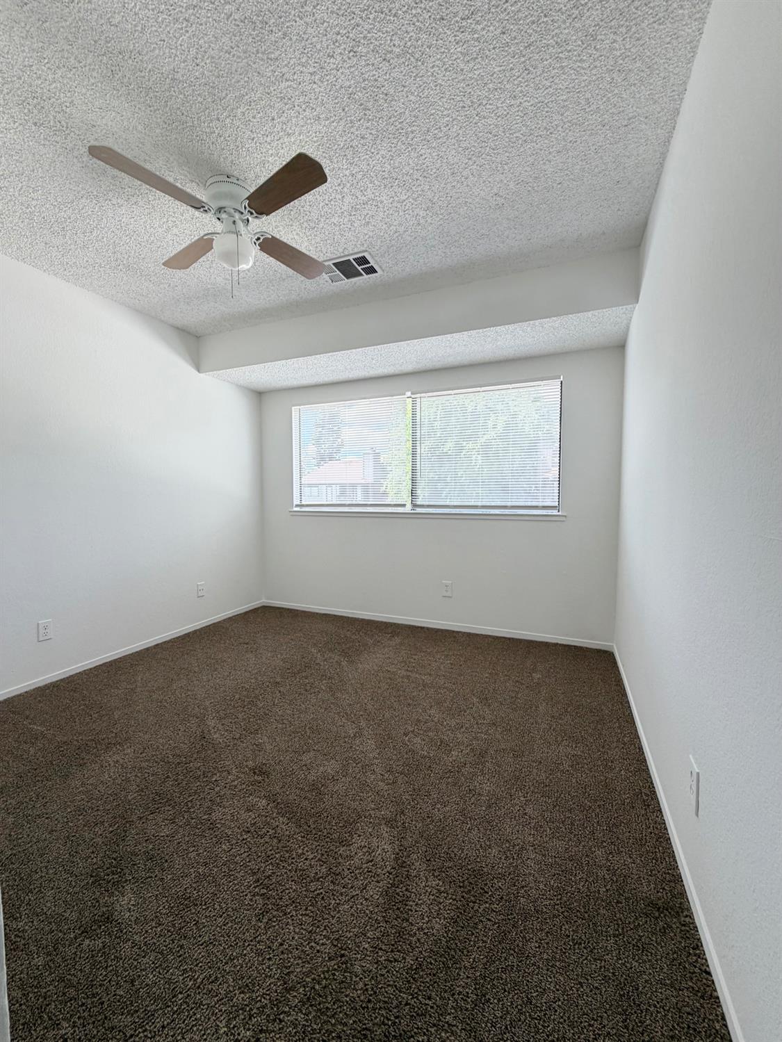 1190 S Winery Ave #289, Fresno, CA 93727