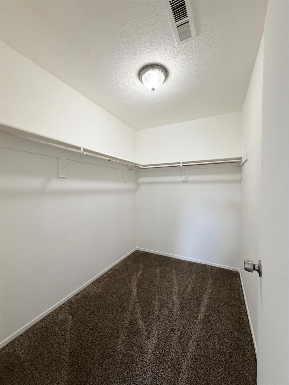 1190 S Winery Ave #289, Fresno, CA 93727