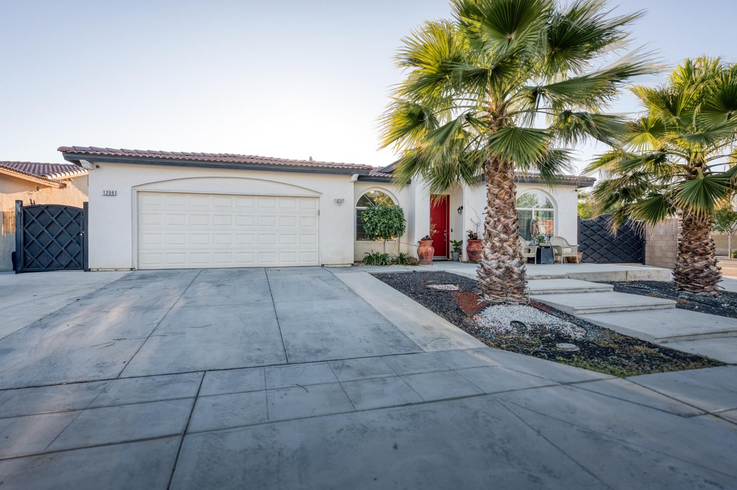 1208 Monterey Ave, Madera, CA 93637