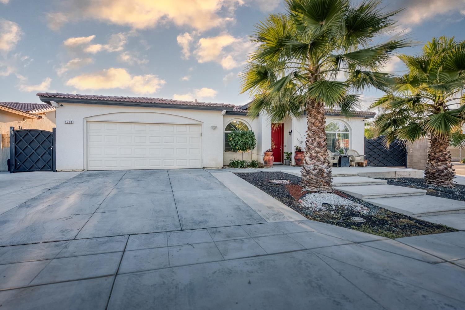 1208 Monterey Ave, Madera, CA 93637