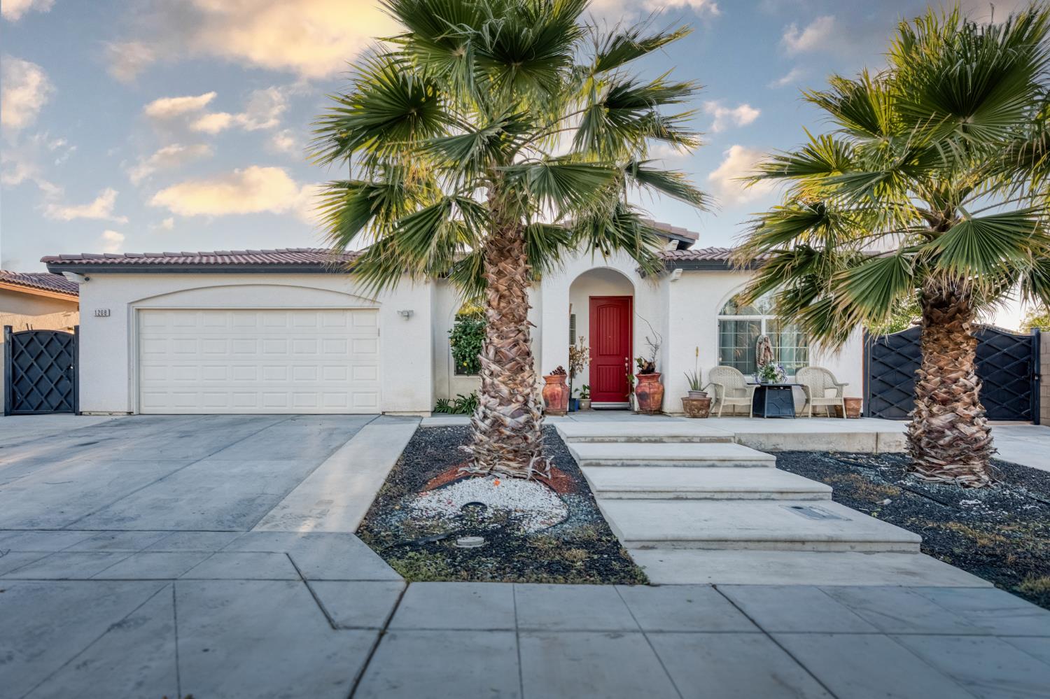 1208 Monterey Ave, Madera, CA 93637