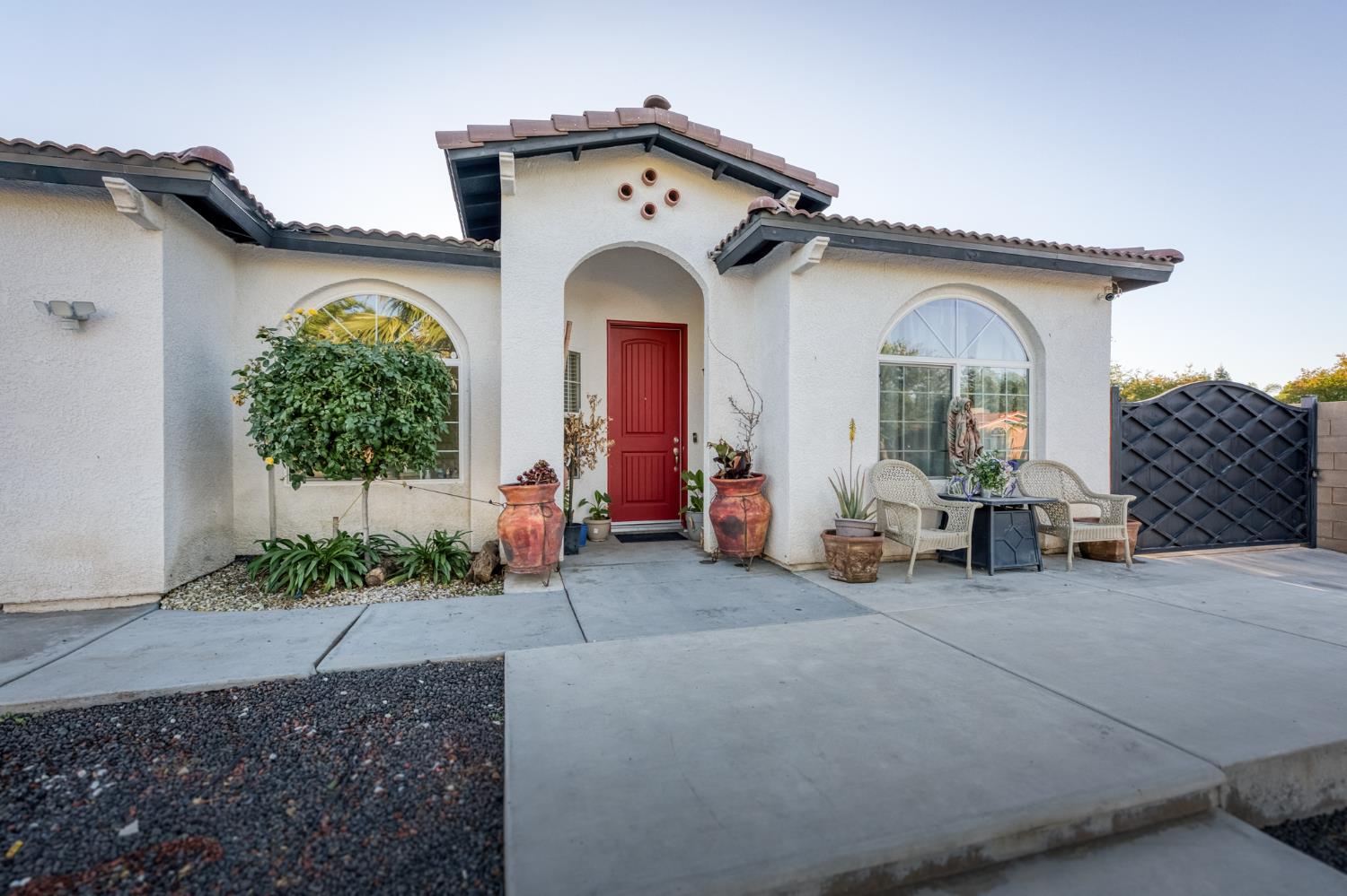 1208 Monterey Ave, Madera, CA 93637