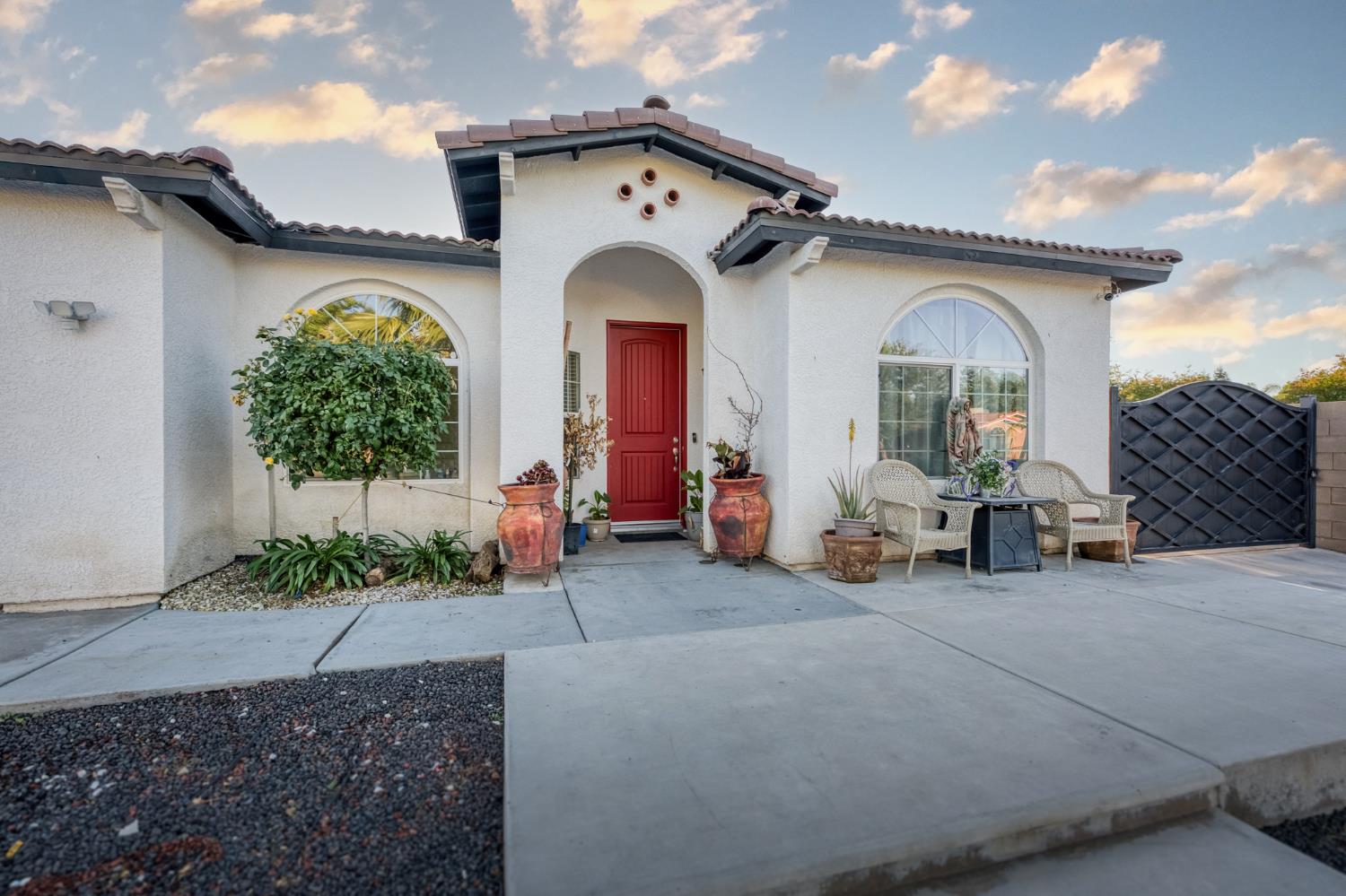 1208 Monterey Ave, Madera, CA 93637