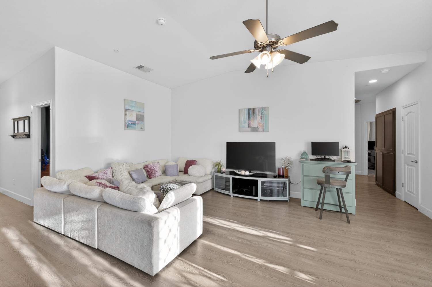 1208 Monterey Ave, Madera, CA 93637