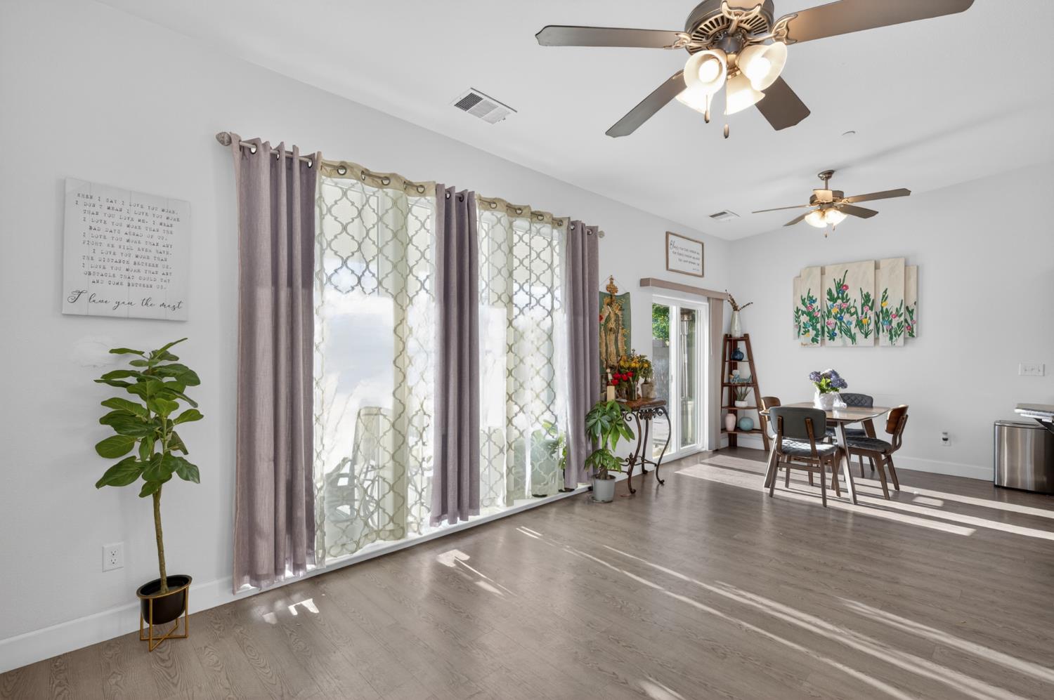 1208 Monterey Ave, Madera, CA 93637