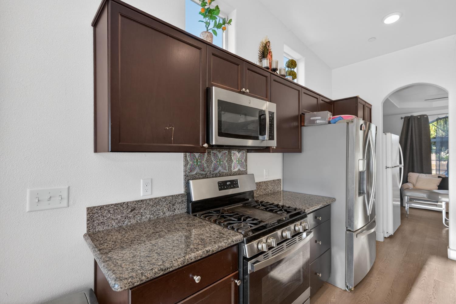 1208 Monterey Ave, Madera, CA 93637