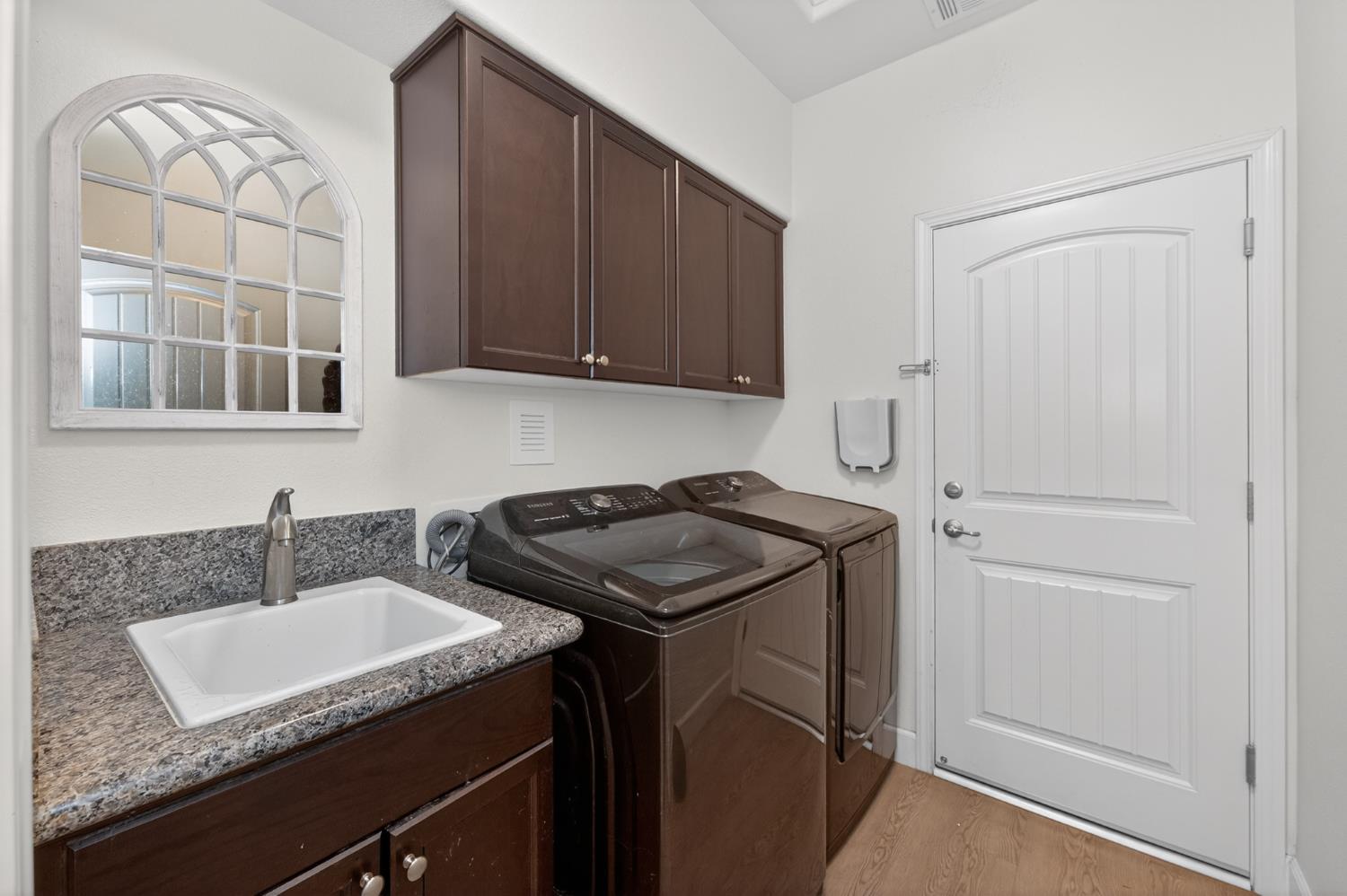 1208 Monterey Ave, Madera, CA 93637