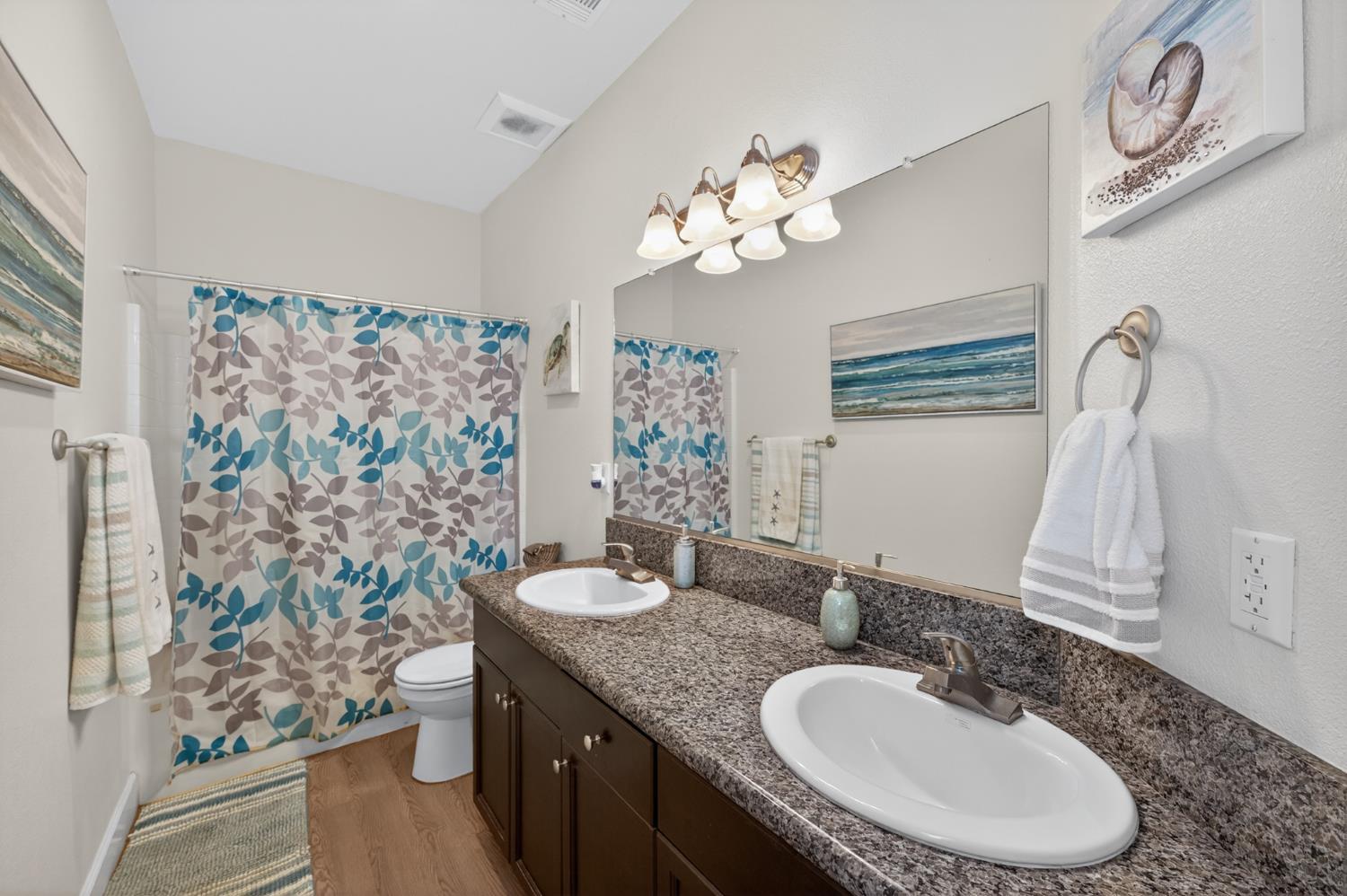 1208 Monterey Ave, Madera, CA 93637