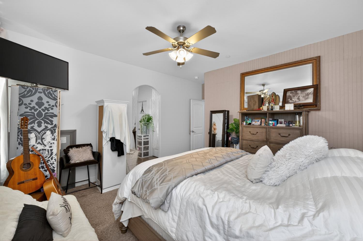 1208 Monterey Ave, Madera, CA 93637