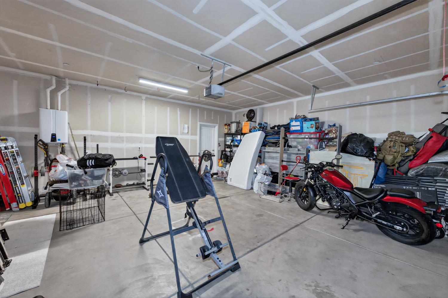 1208 Monterey Ave, Madera, CA 93637