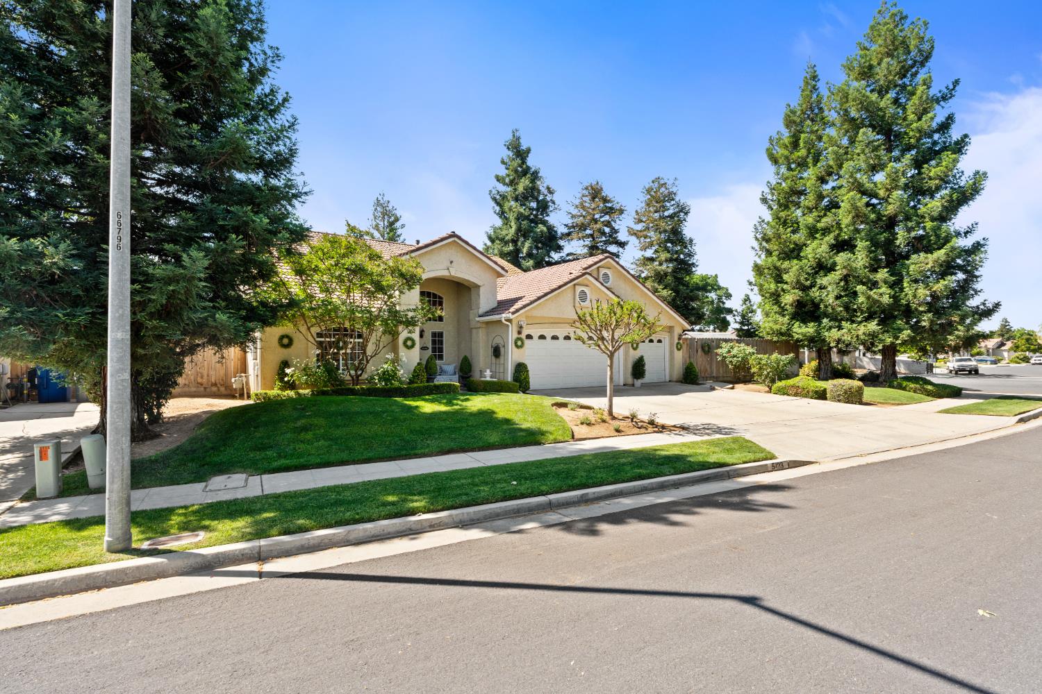 5123 W Browning Ave, Fresno, CA 93722