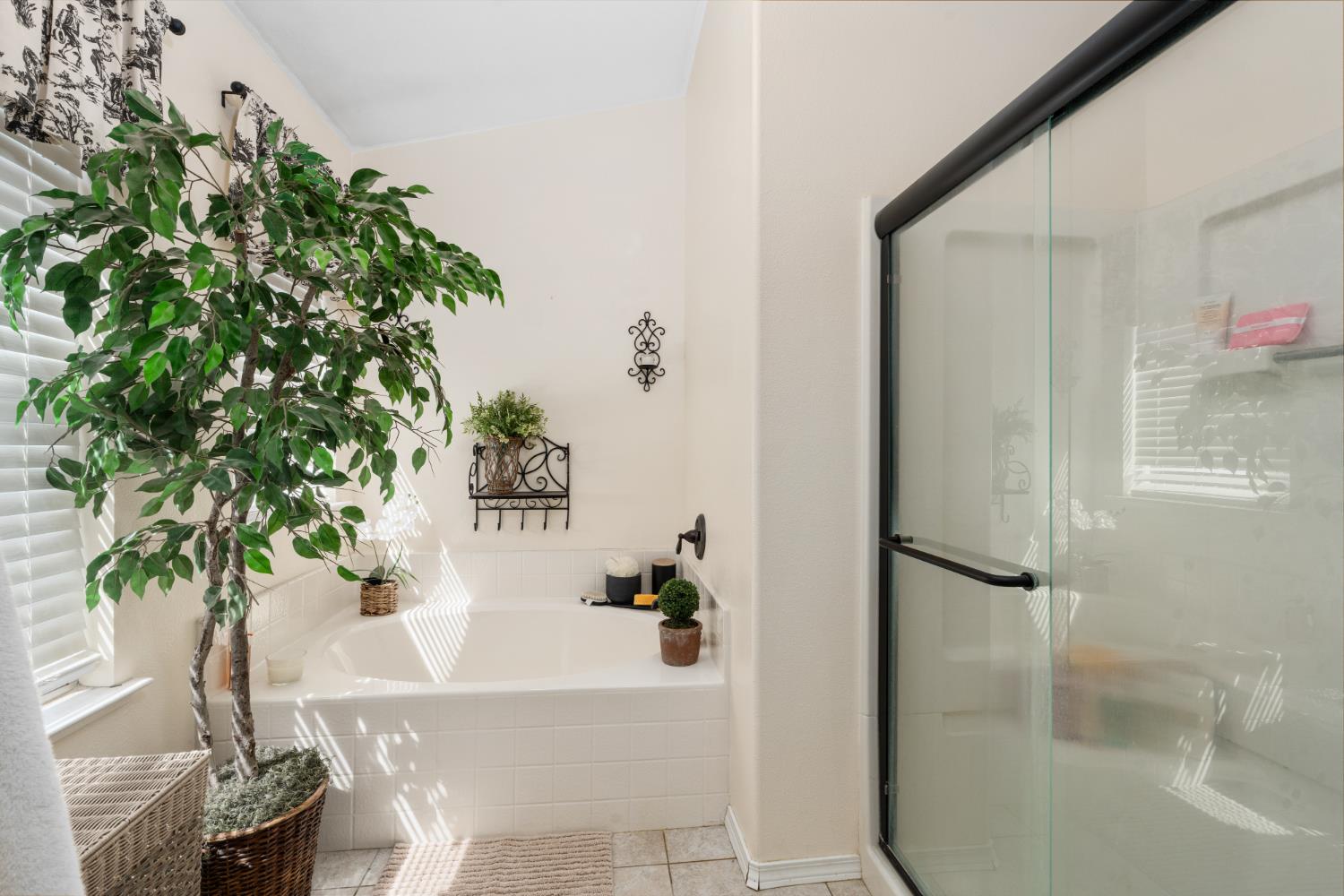 5123 W Browning Ave, Fresno, CA 93722