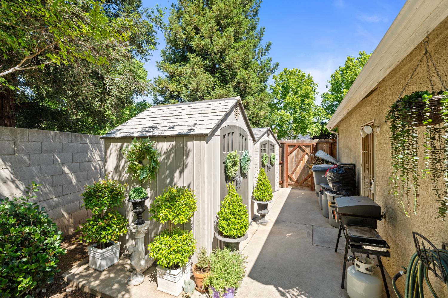 5123 W Browning Ave, Fresno, CA 93722