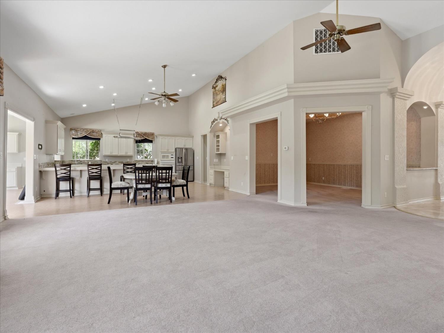 45858 Old Corral Rd, Oakhurst, CA 93614