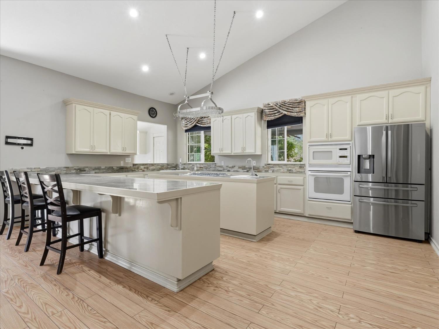 45858 Old Corral Rd, Oakhurst, CA 93614