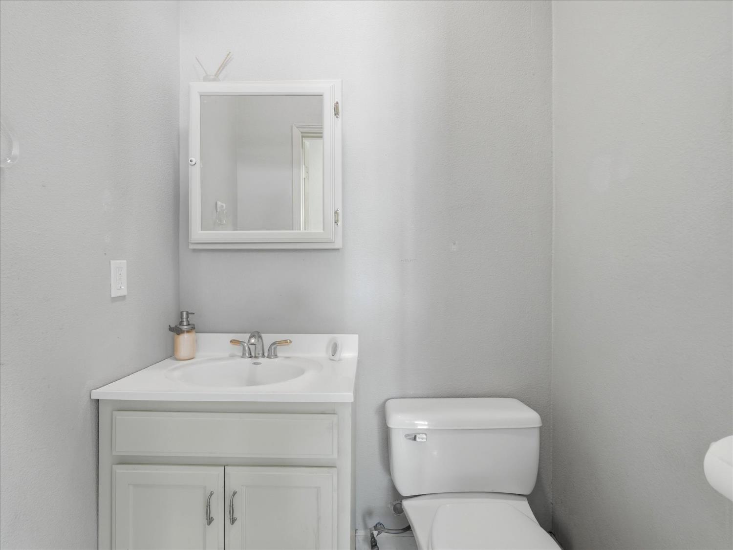 45858 Old Corral Rd, Oakhurst, CA 93614