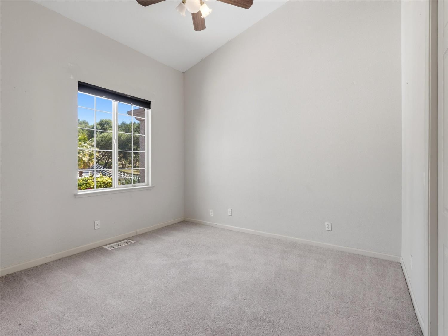 45858 Old Corral Rd, Oakhurst, CA 93614