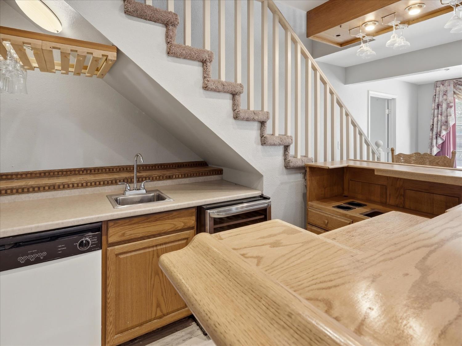 45858 Old Corral Rd, Oakhurst, CA 93614