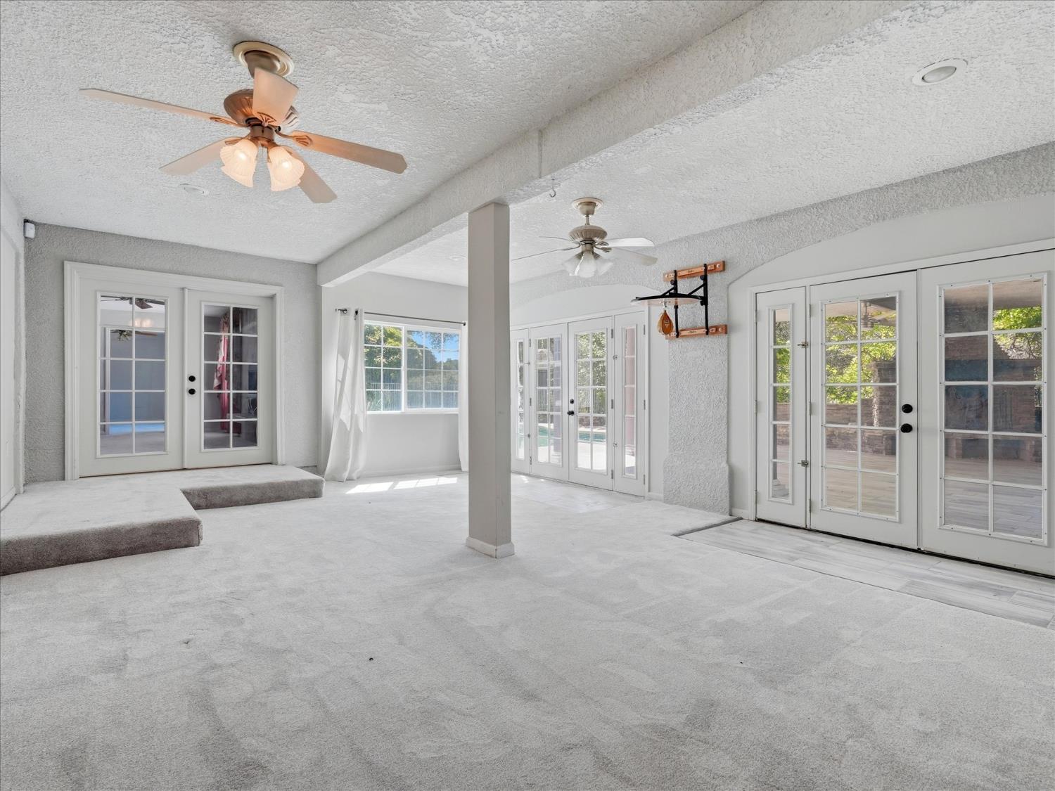 45858 Old Corral Rd, Oakhurst, CA 93614