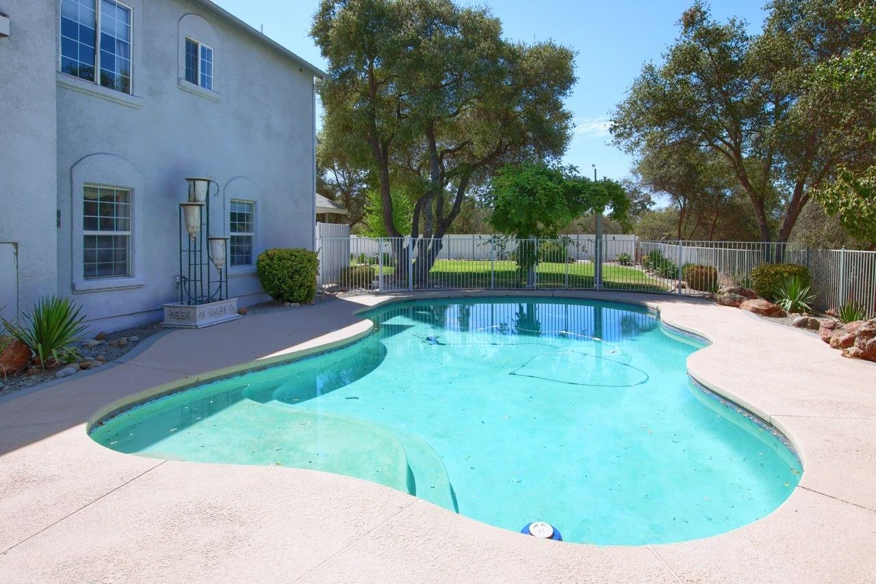 45858 Old Corral Rd, Oakhurst, CA 93614