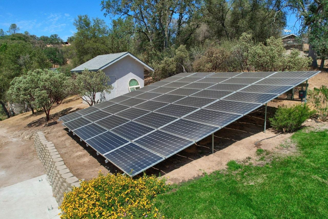 45858 Old Corral Rd, Oakhurst, CA 93614