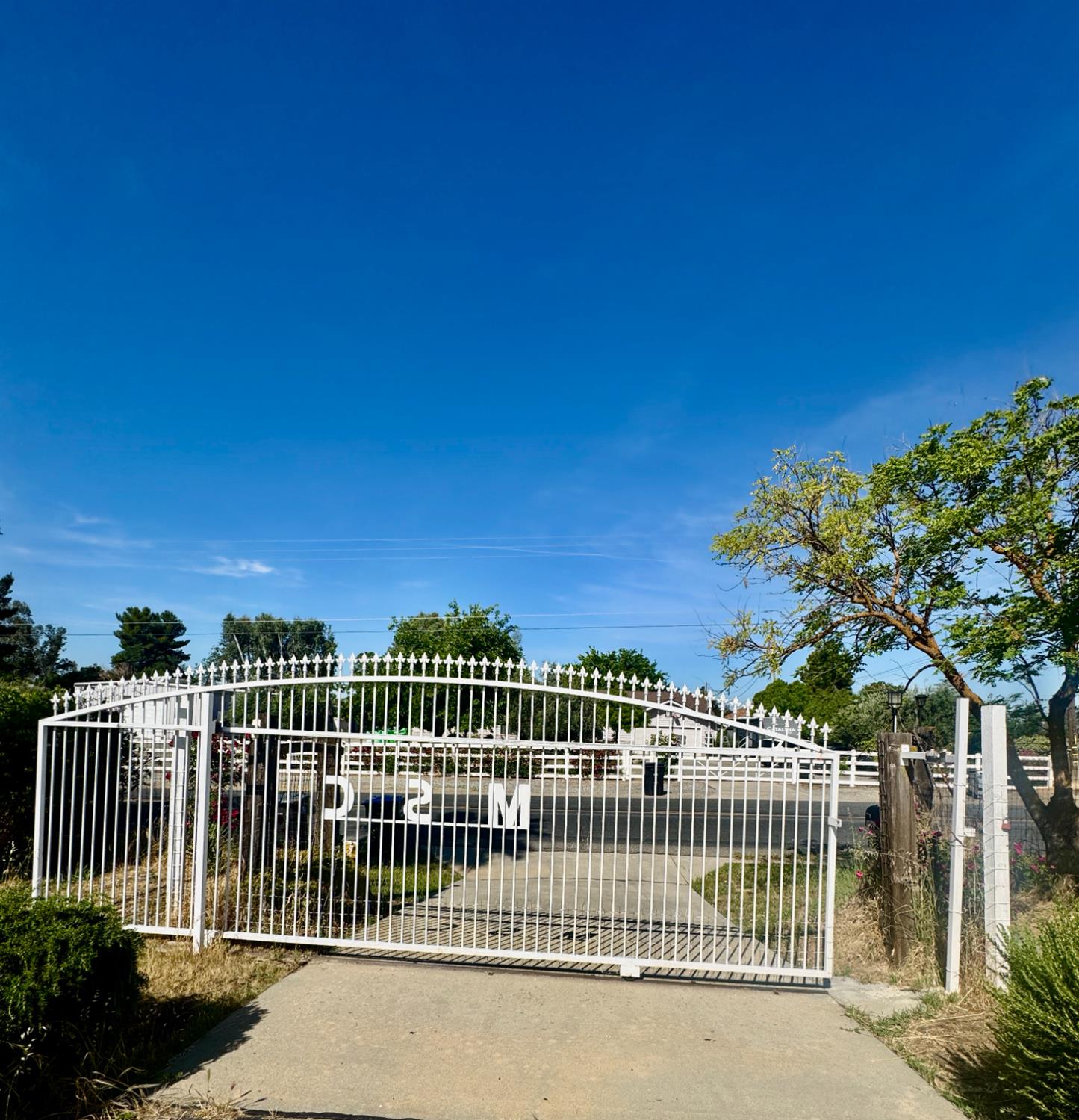 16861 Karen Rd, Madera, CA 93636