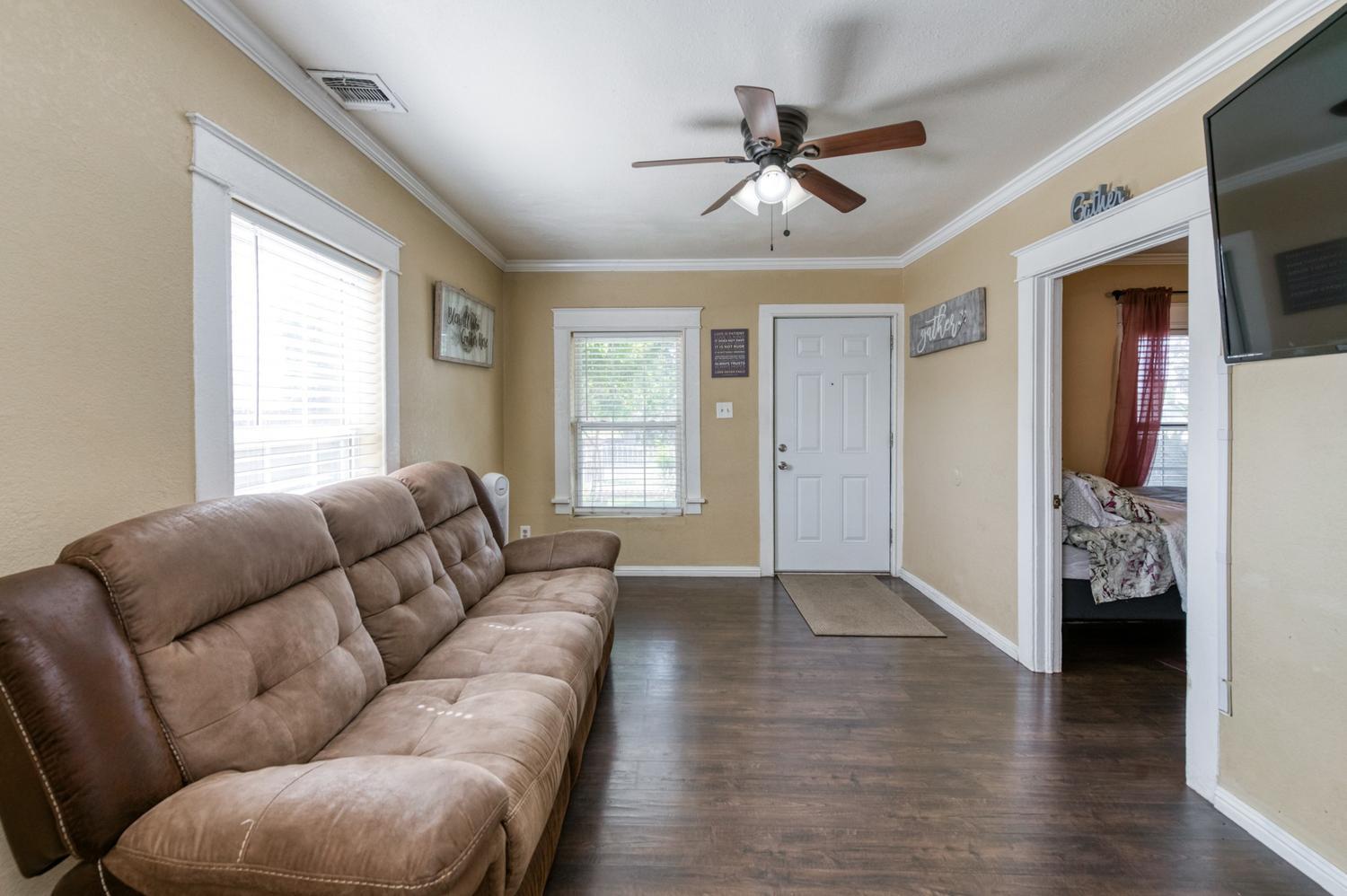 384 W Fir Ave, Pinedale, CA 93650