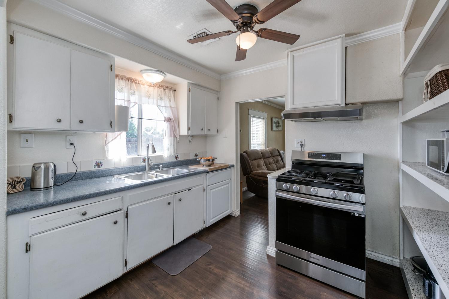 384 W Fir Ave, Pinedale, CA 93650