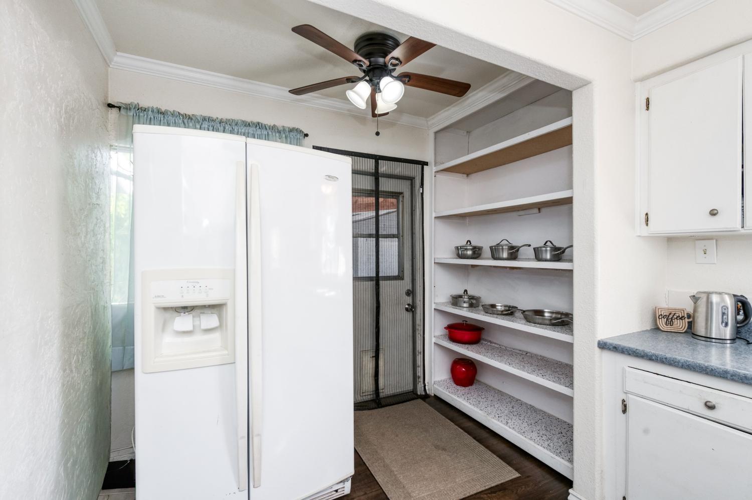 384 W Fir Ave, Pinedale, CA 93650
