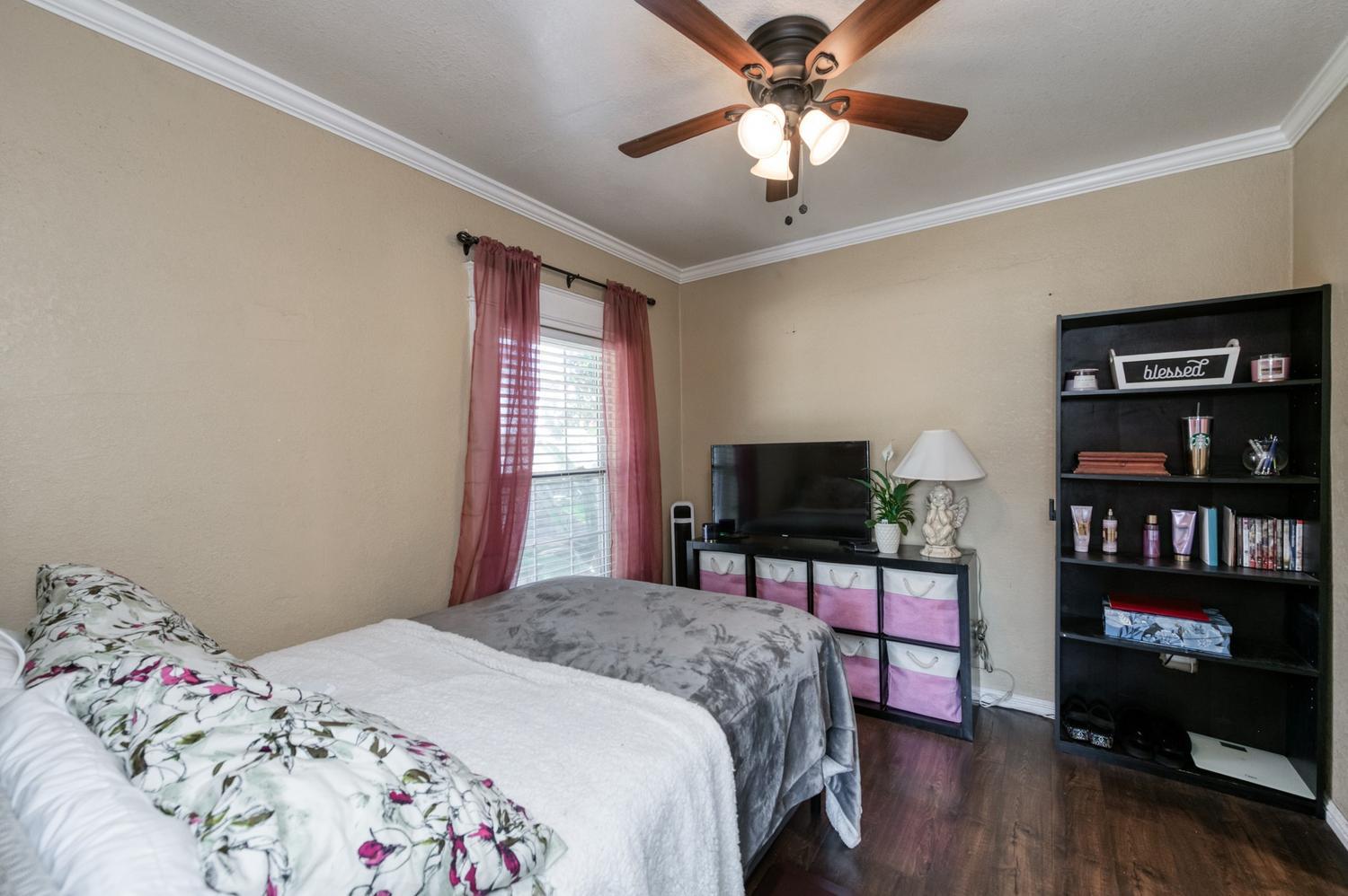 384 W Fir Ave, Pinedale, CA 93650