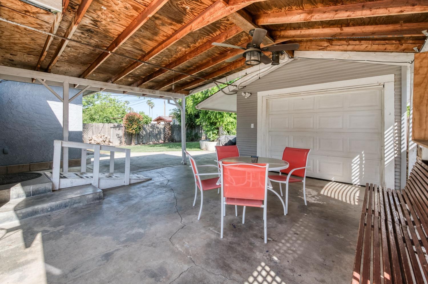 384 W Fir Ave, Pinedale, CA 93650