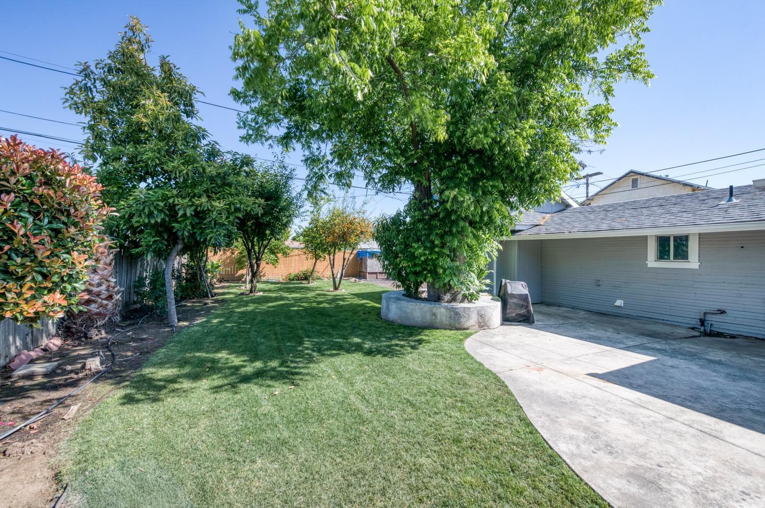 384 W Fir Ave, Pinedale, CA 93650