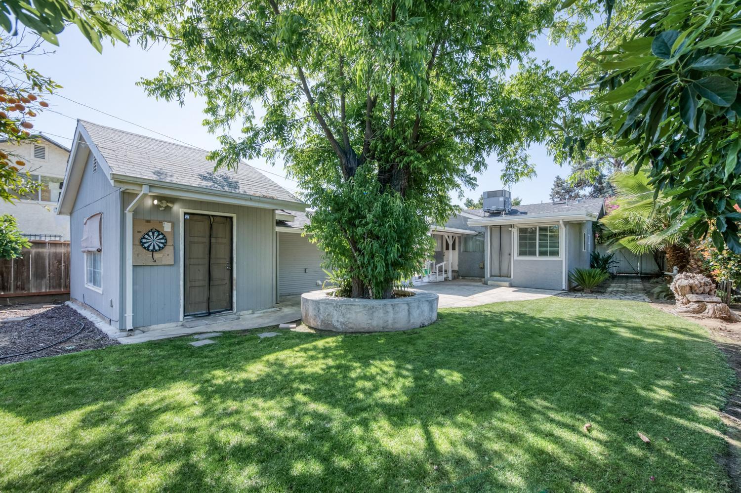 384 W Fir Ave, Pinedale, CA 93650