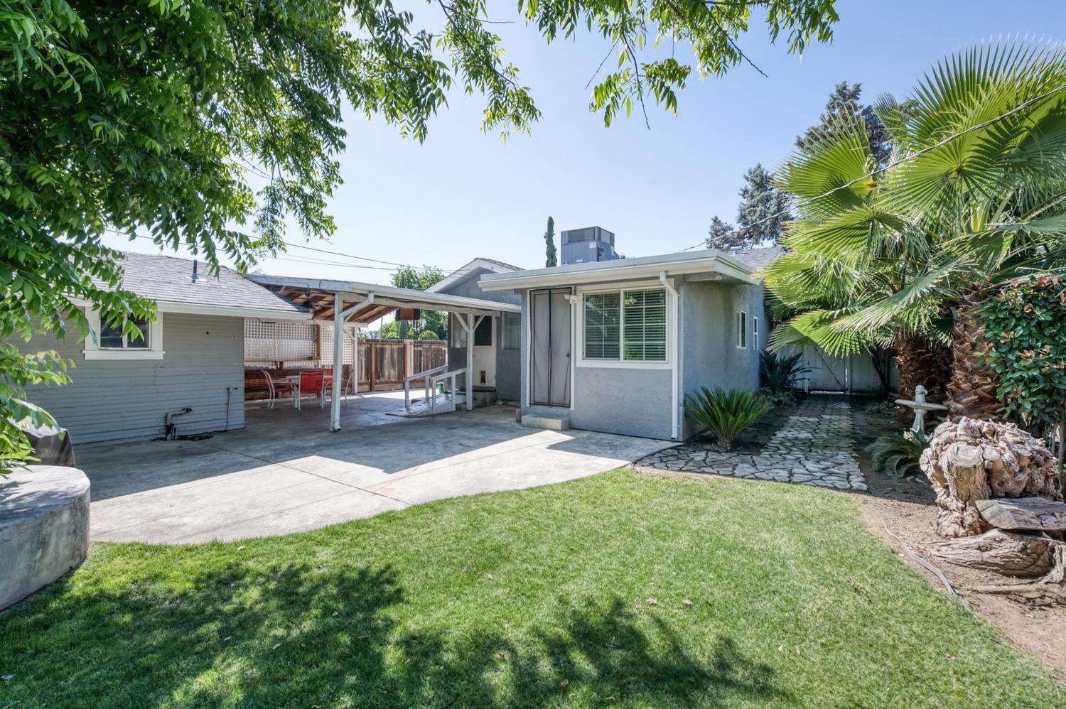 384 W Fir Ave, Pinedale, CA 93650