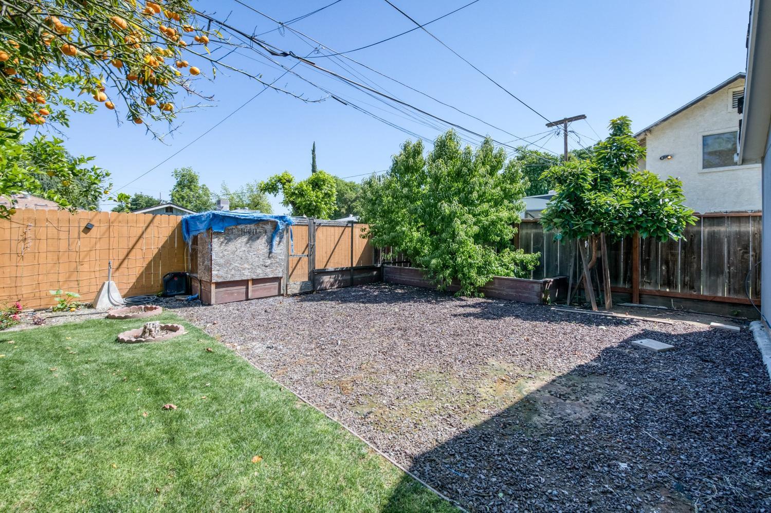 384 W Fir Ave, Pinedale, CA 93650
