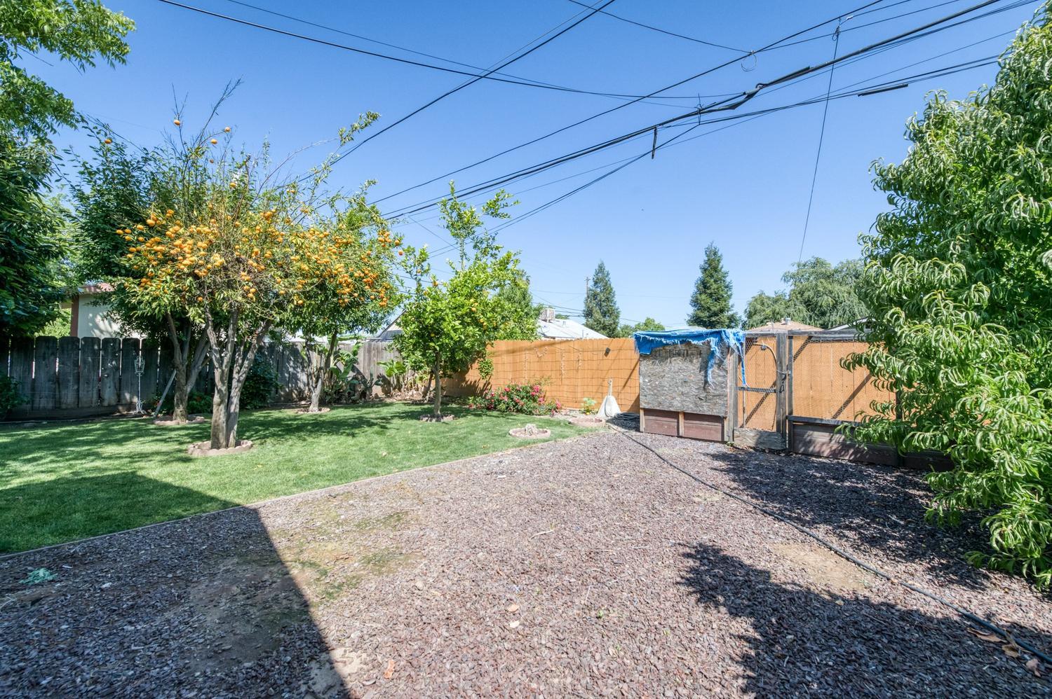 384 W Fir Ave, Pinedale, CA 93650
