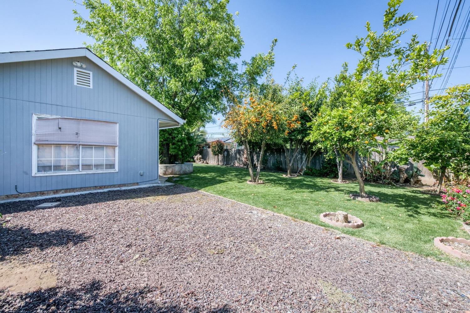 384 W Fir Ave, Pinedale, CA 93650