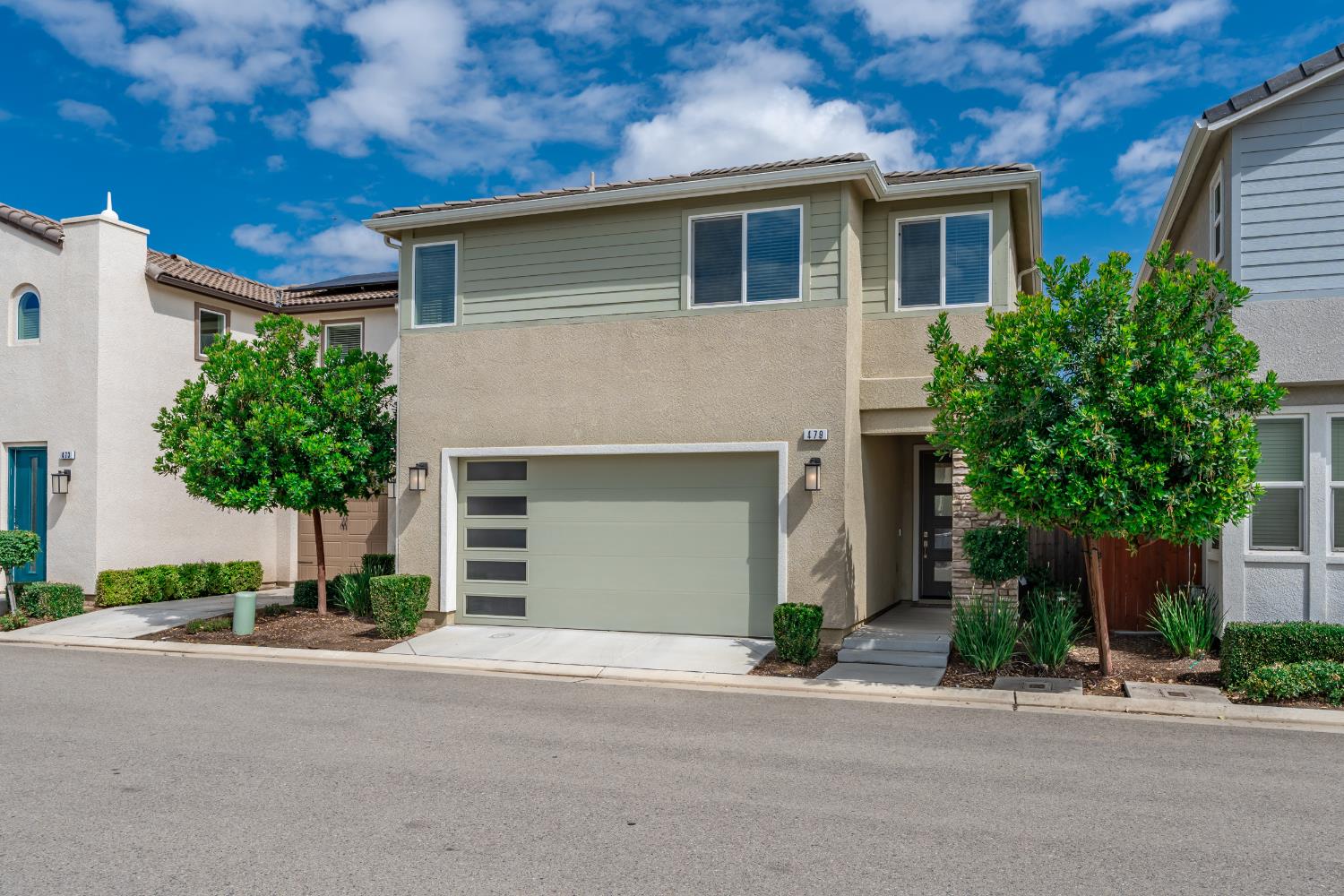 479 Farmhouse Ln, Clovis, CA 93619