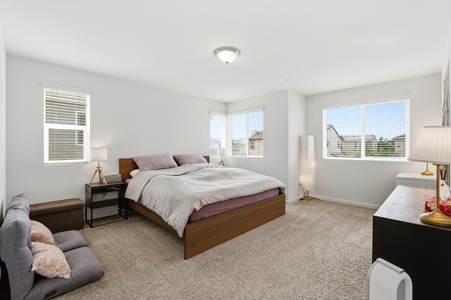 479 Farmhouse Ln, Clovis, CA 93619