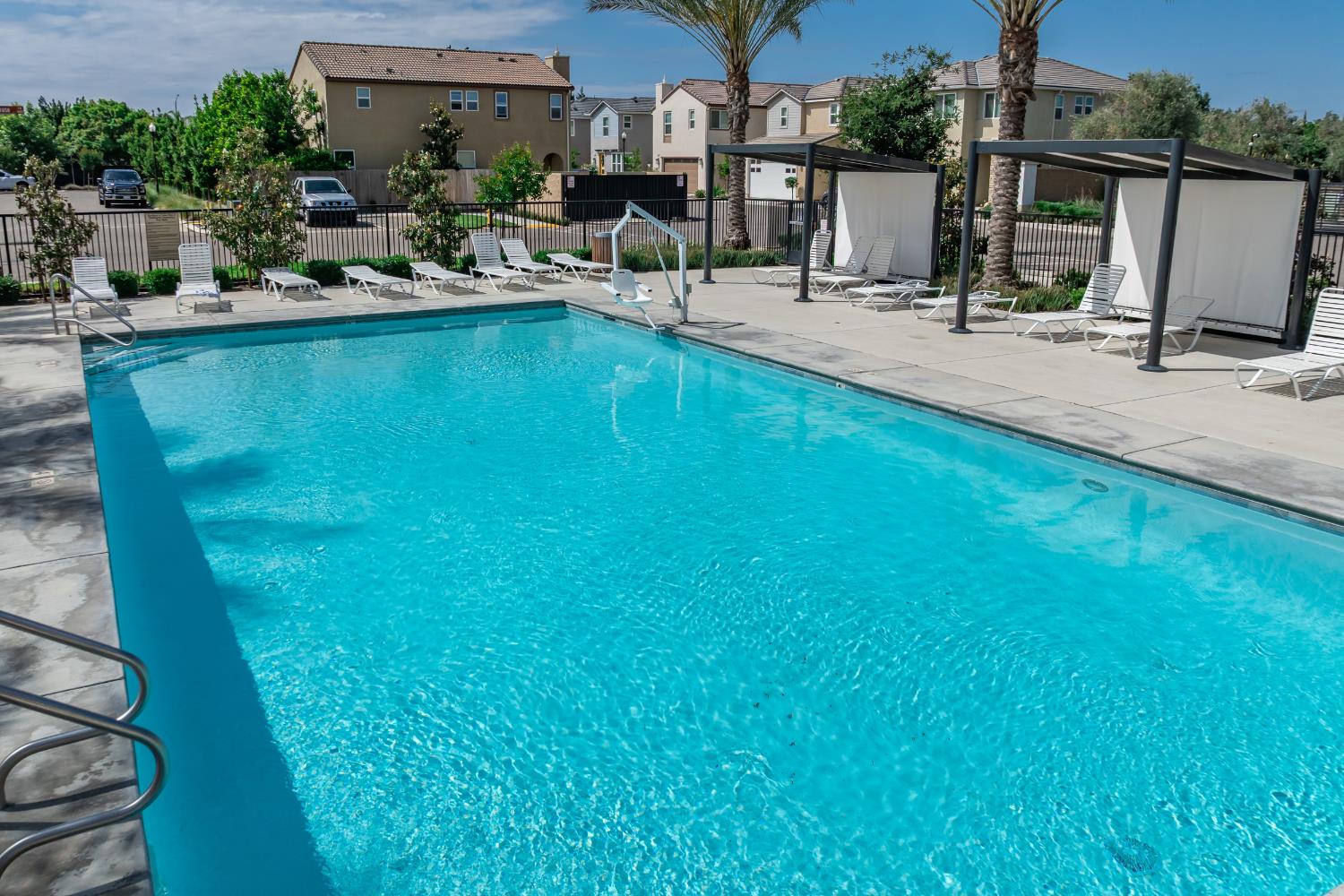 479 Farmhouse Ln, Clovis, CA 93619