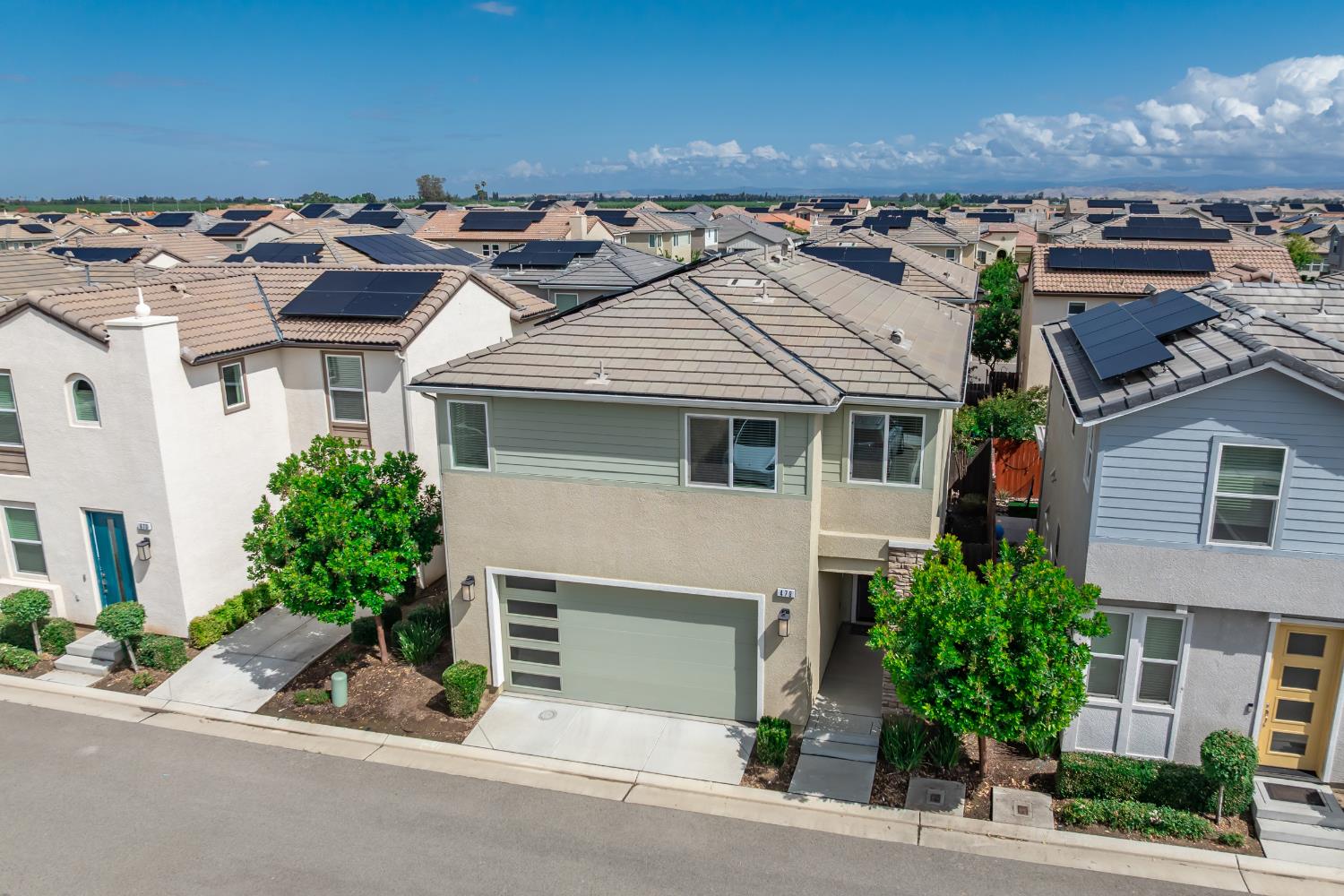 479 Farmhouse Ln, Clovis, CA 93619