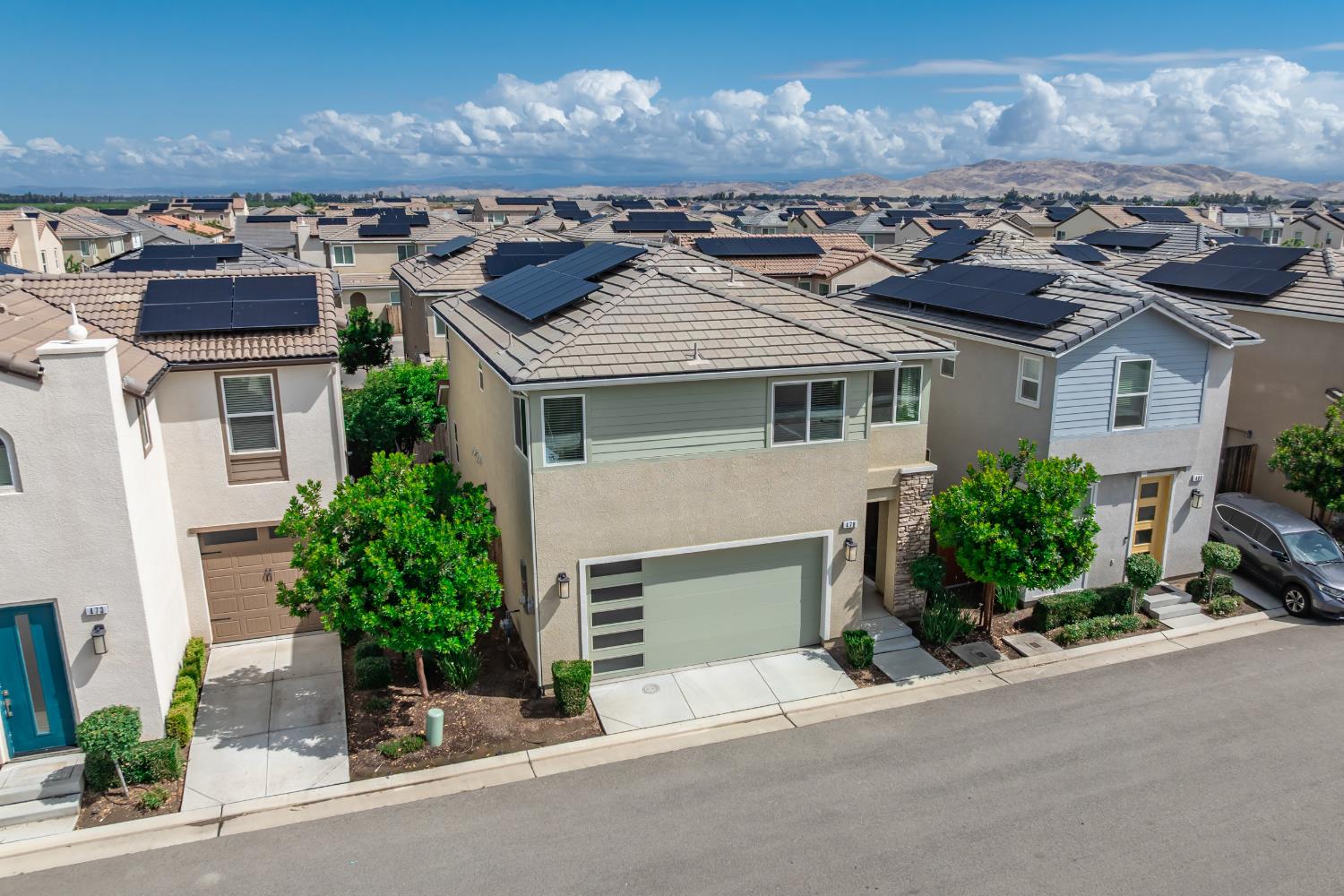 479 Farmhouse Ln, Clovis, CA 93619