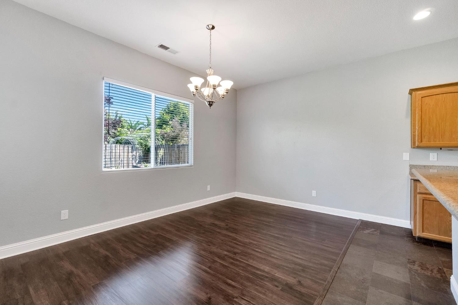 2852 Geary Ave, Sanger, CA 93657