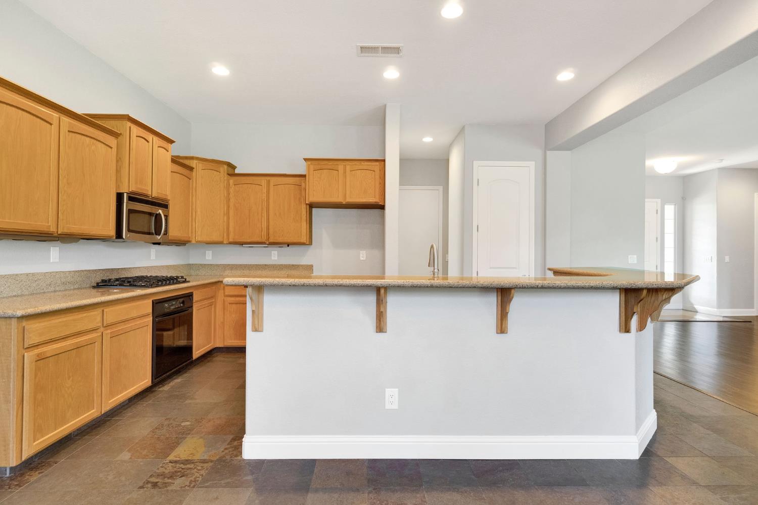 2852 Geary Ave, Sanger, CA 93657